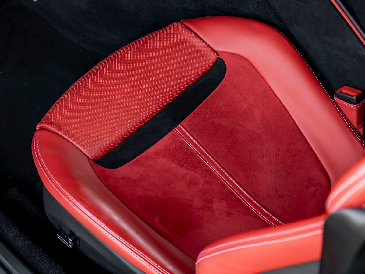 Used 2024 Ferrari Roma Spider RWD image 18