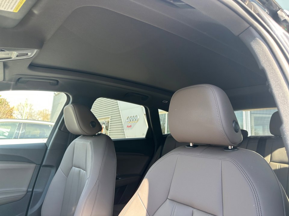 Certified 2025 Audi Q5 Premium w/ Convenience Package image 25