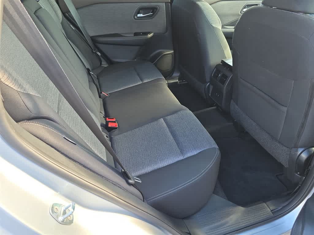 Used 2023 Nissan Rogue SV AWD/4WD image 12