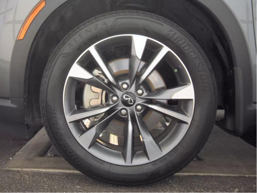 Used 2024 INFINITI QX60 Luxe w/ Performance Audio Package FWD image 9