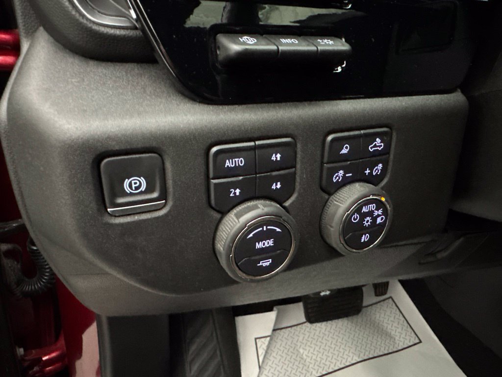 Used 2025 Chevrolet Silverado 2500 High Country w/ High Country Premium Package AWD/4WD image 27