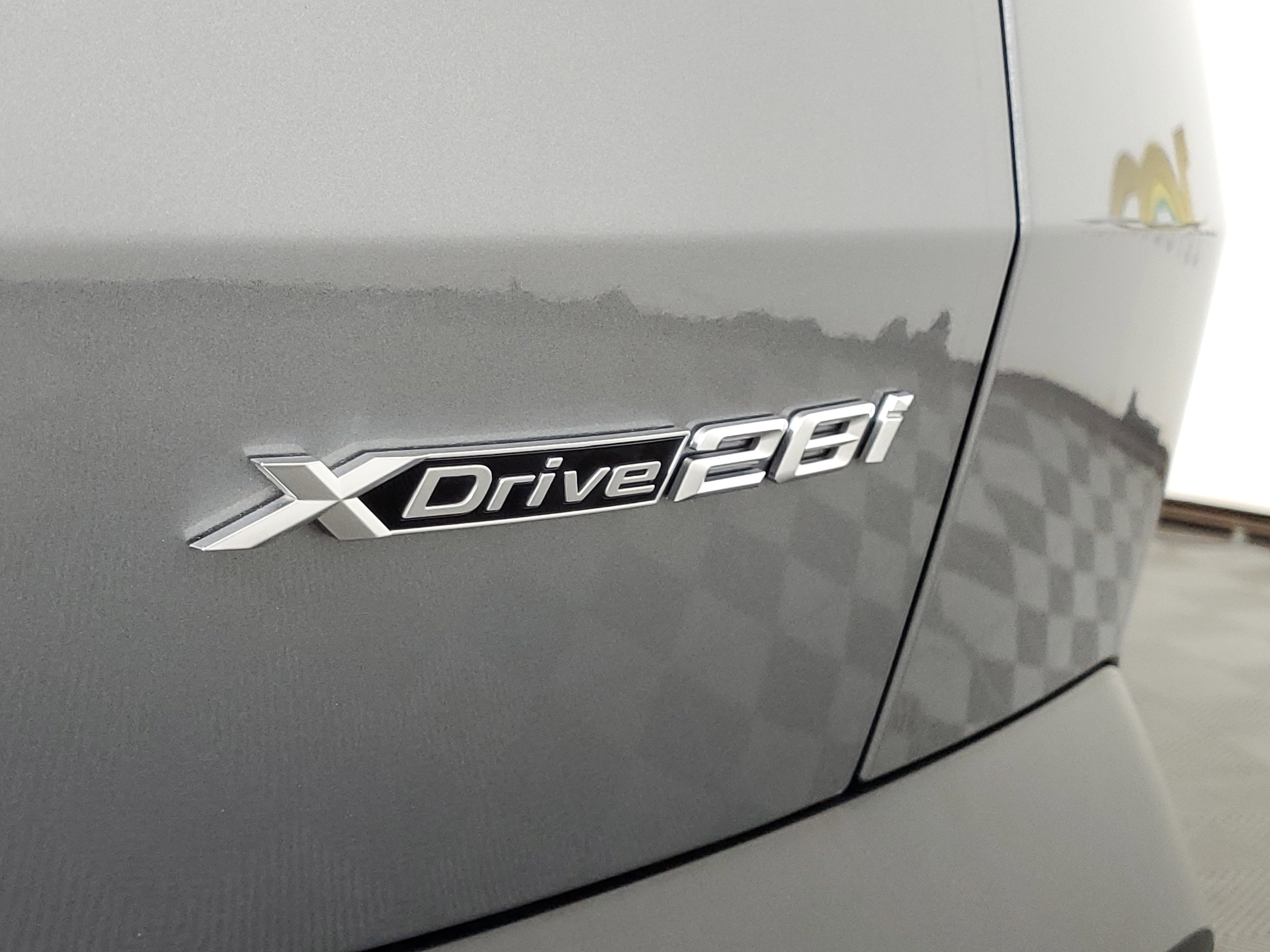 Certified 2025 BMW X2 xDrive28i w/ Premium Package image 24