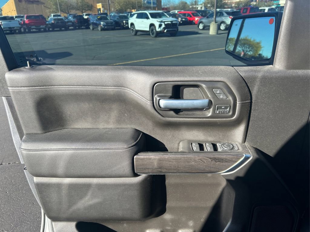 Used 2021 Chevrolet Silverado 1500 LTZ AWD/4WD image 17