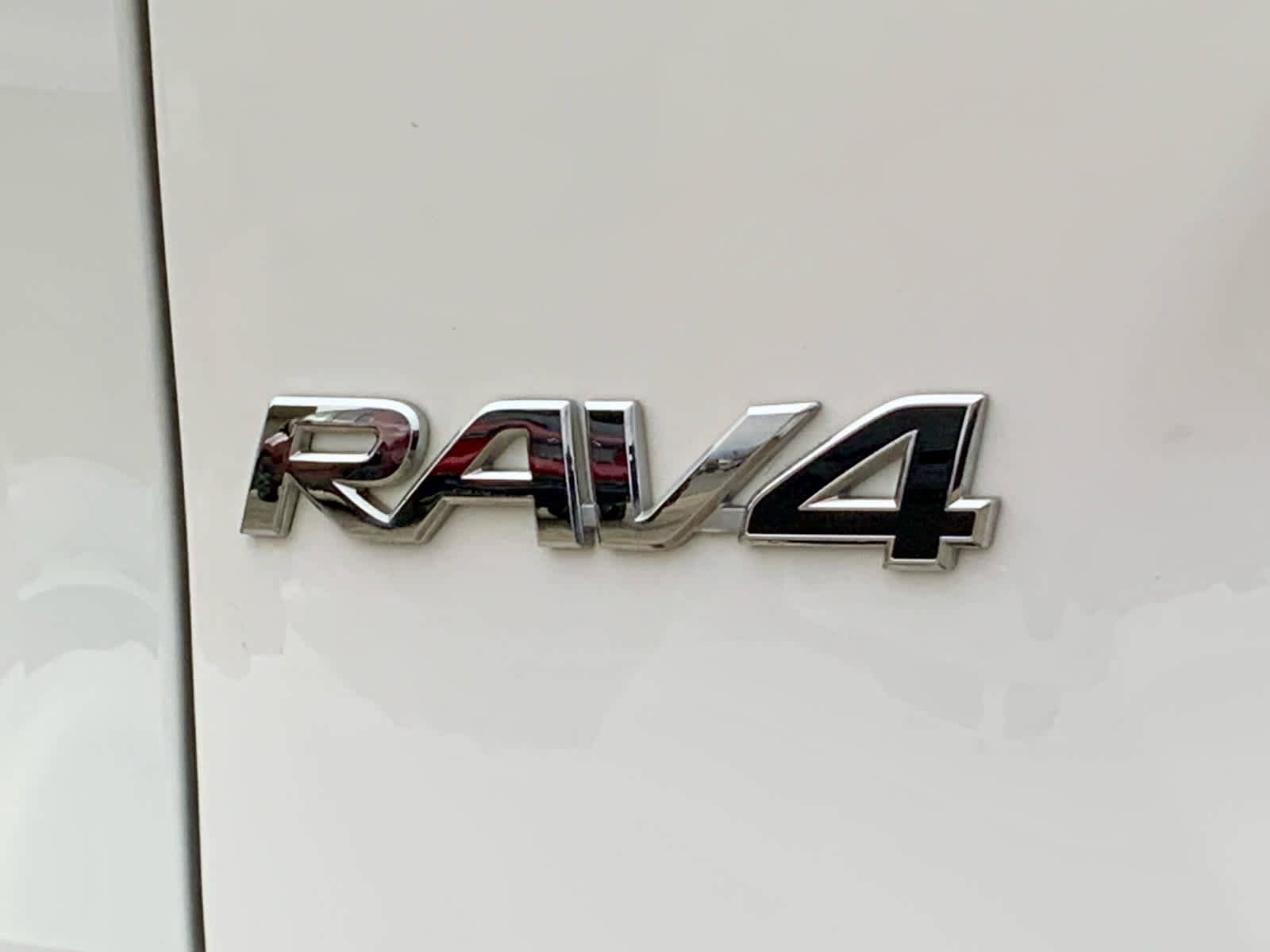 Used 2025 Toyota RAV4 XLE w/ Convenience Package image 18