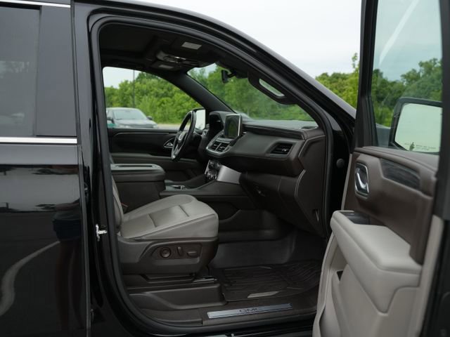 Used 2022 GMC Yukon XL SLT w/ SLT Premium Package AWD/4WD image 21