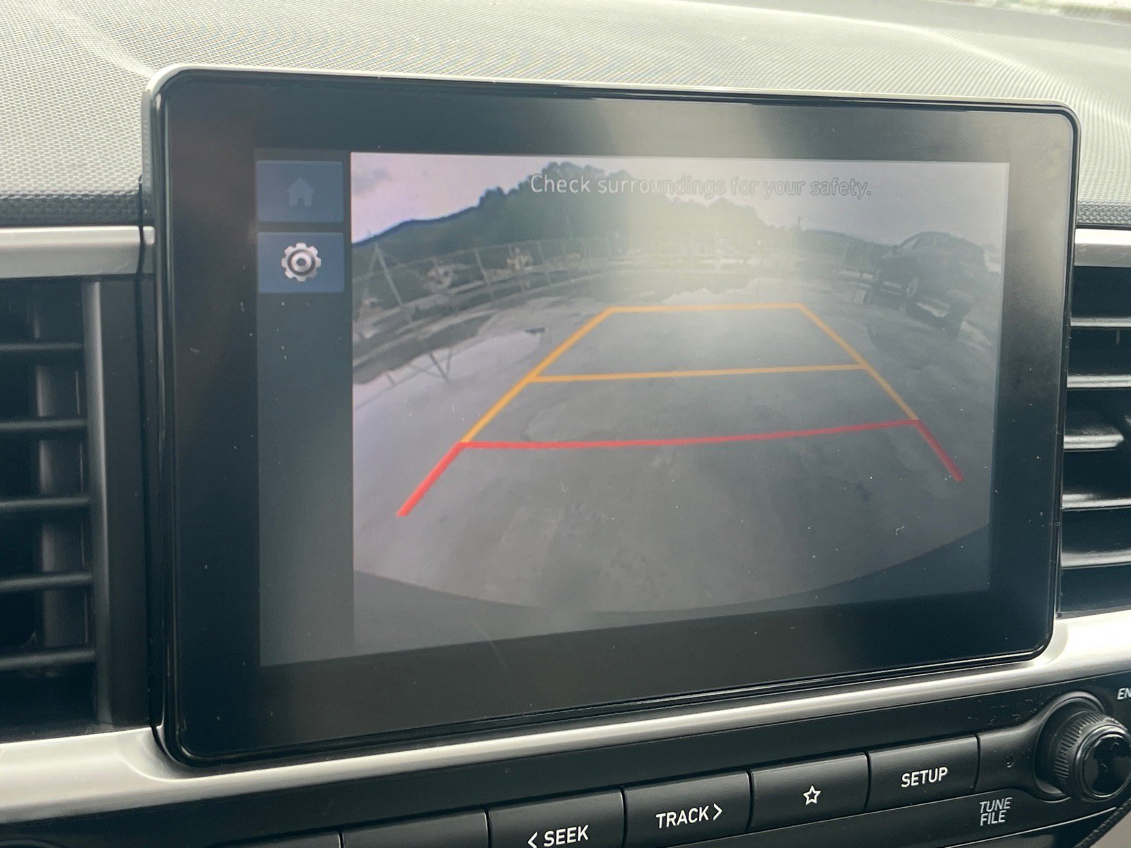 Used 2024 Hyundai Venue SEL FWD image 11