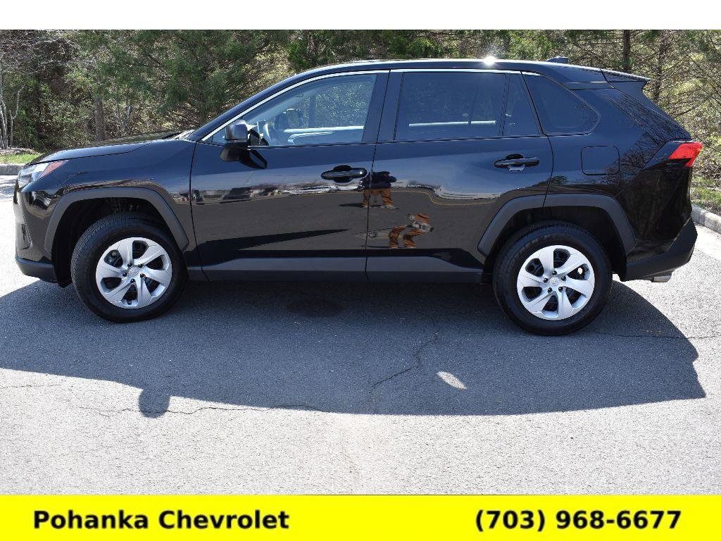 Used 2024 Toyota RAV4 LE image 4