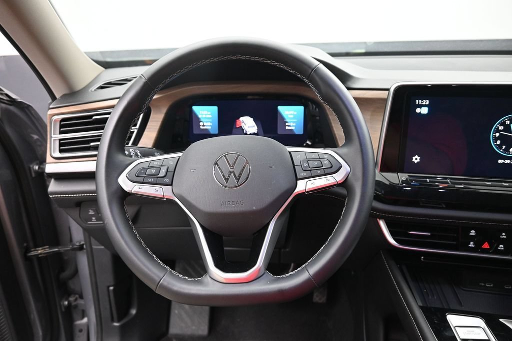 Used 2025 Volkswagen Atlas SE FWD image 9