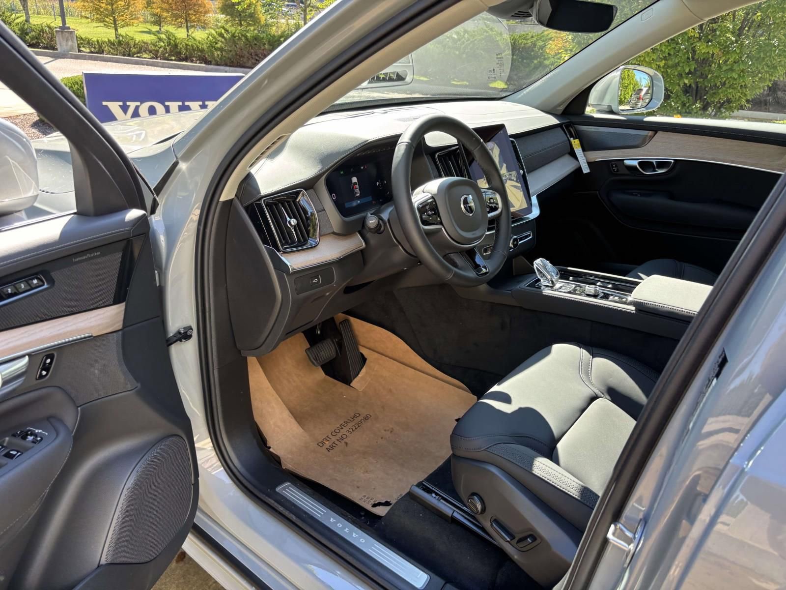 Used 2026 Volvo XC90 B6 Plus w/ Protection Package Premier AWD/4WD image 24