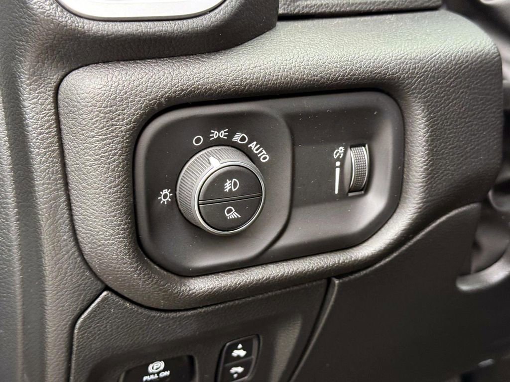 Used 2023 RAM 1500 Big Horn AWD/4WD image 17