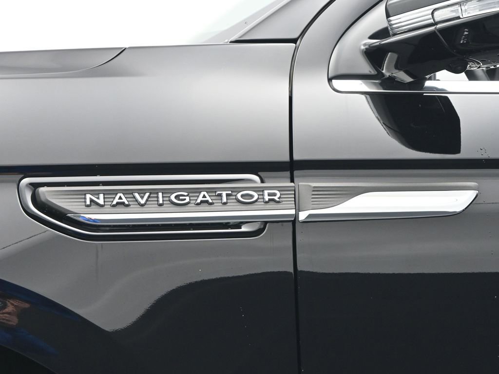 Used 2024 Lincoln Navigator L Reserve image 27