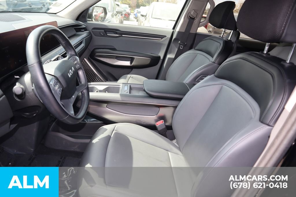 Used 2024 Kia EV9 Light Long Range RWD image 11