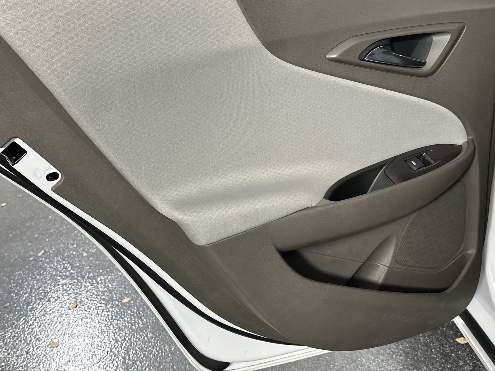 Used 2021 Chevrolet Malibu LS image 34