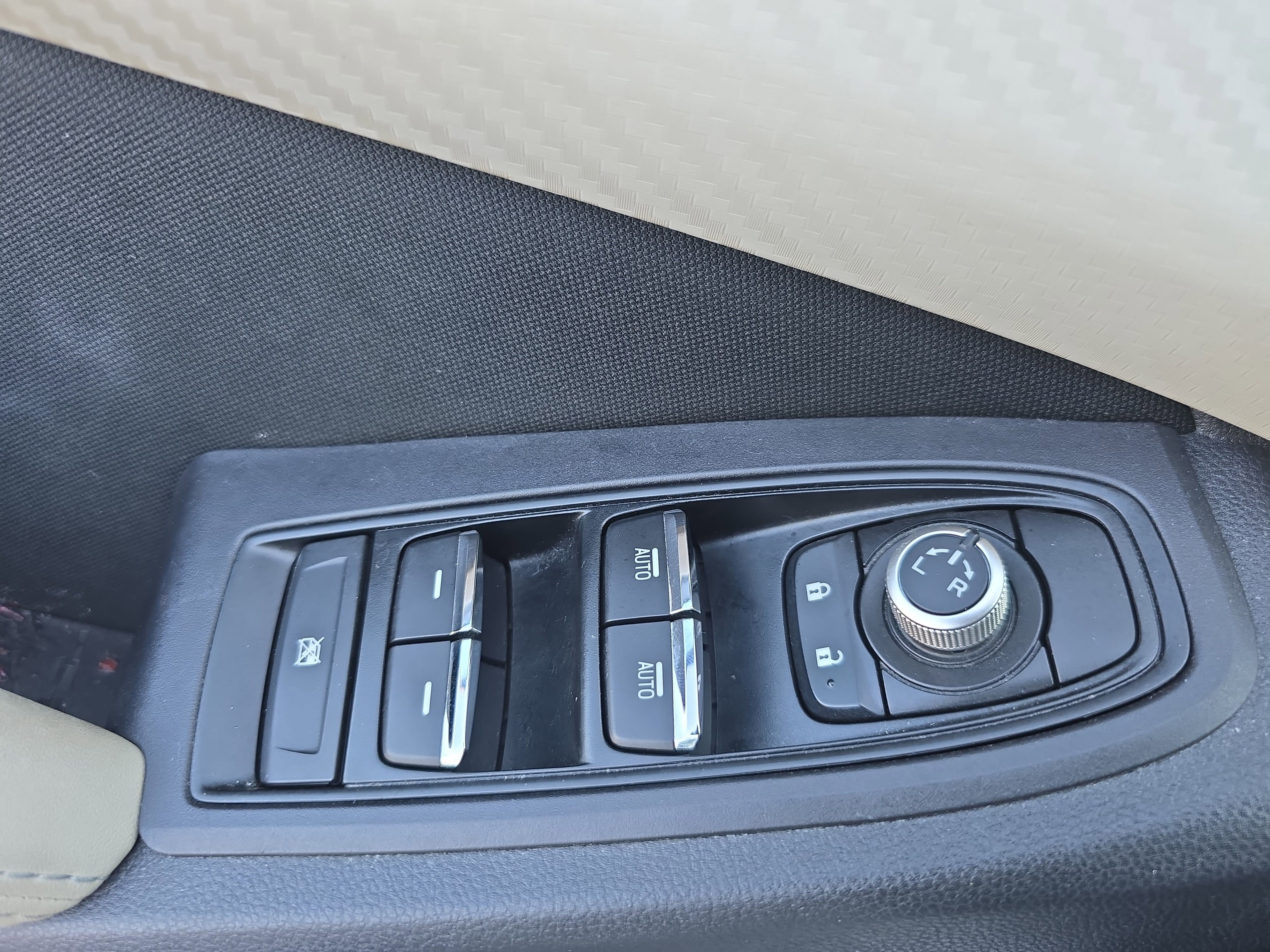 Used 2020 Subaru Ascent Premium w/ Convenience Package image 29