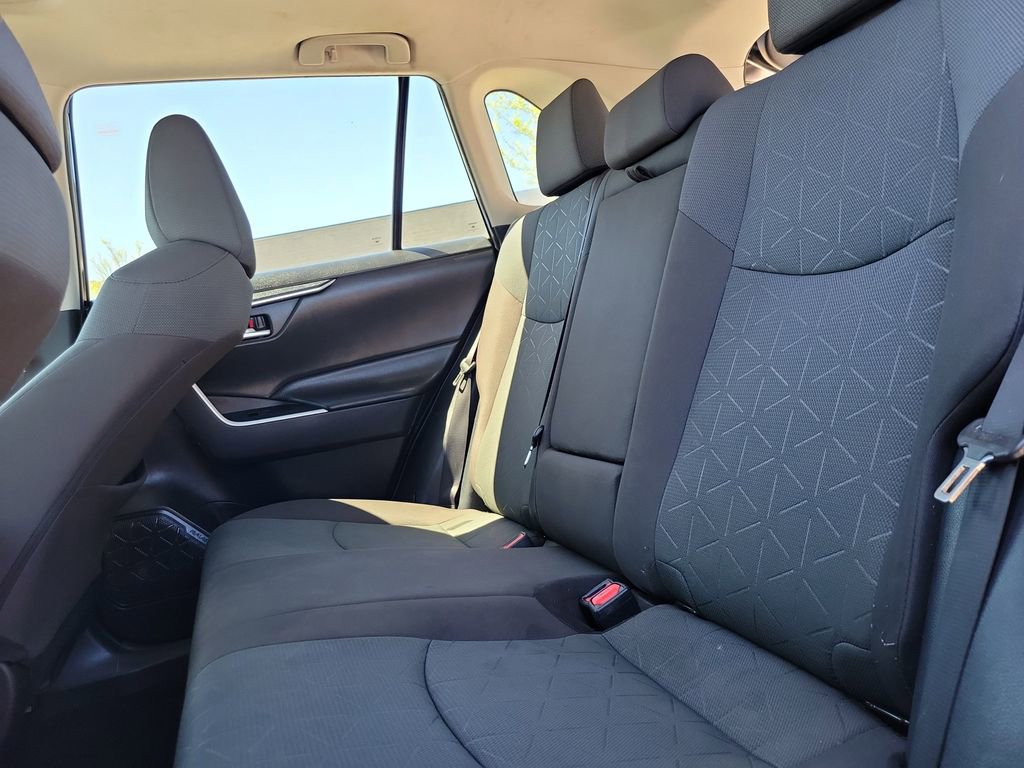 Used 2023 Toyota RAV4 XLE w/ Convenience Package image 11
