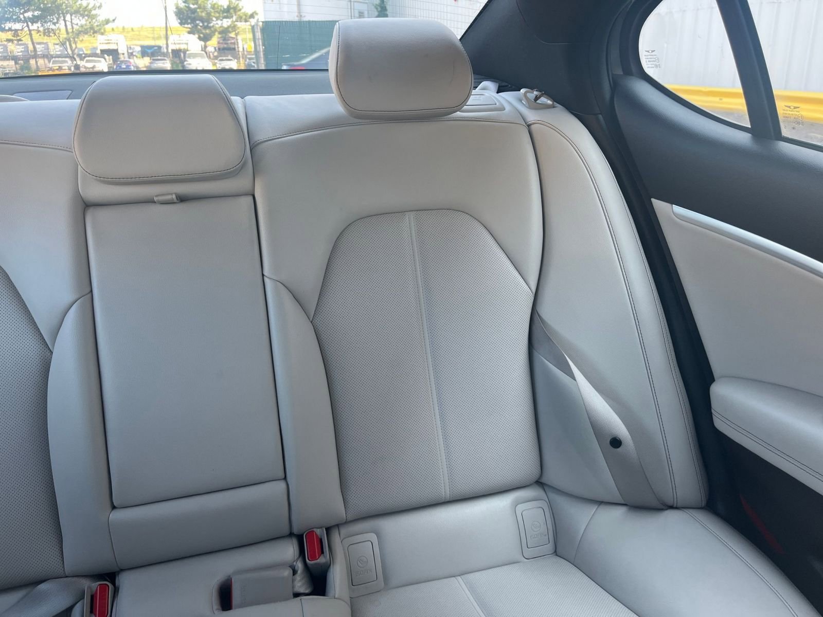 Used 2024 Genesis G70 2.5T image 33