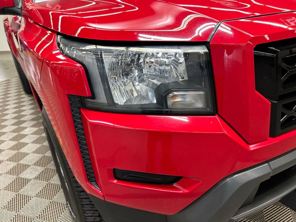 Used 2022 Nissan Frontier SV image 3