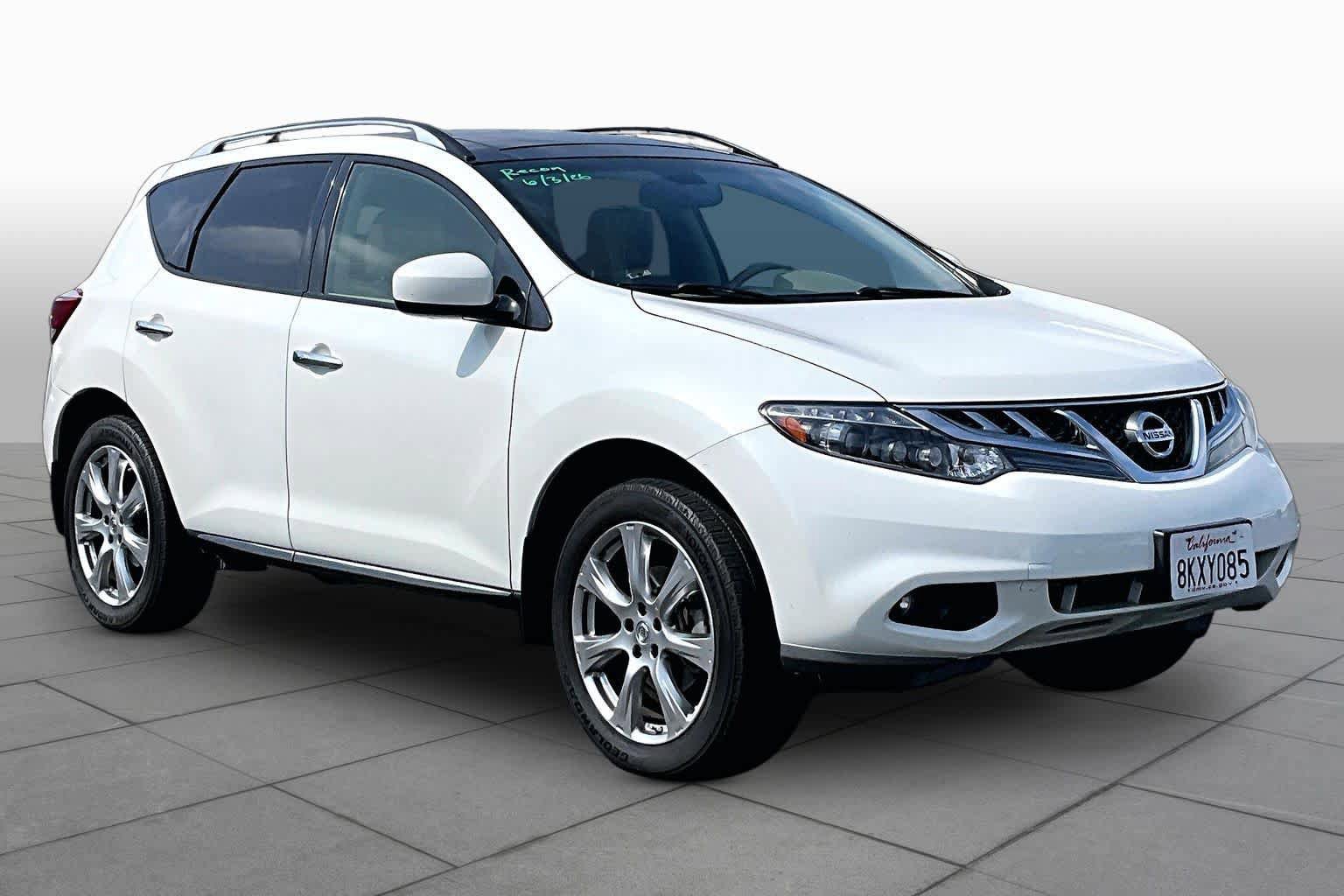 Used 2013 Nissan Murano LE w/ Platinum Pkg FWD image 2