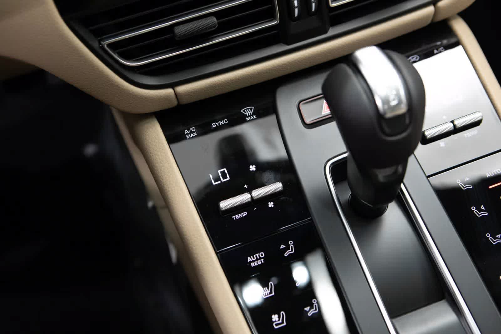 Certified 2026 Porsche Macan AWD/4WD image 25