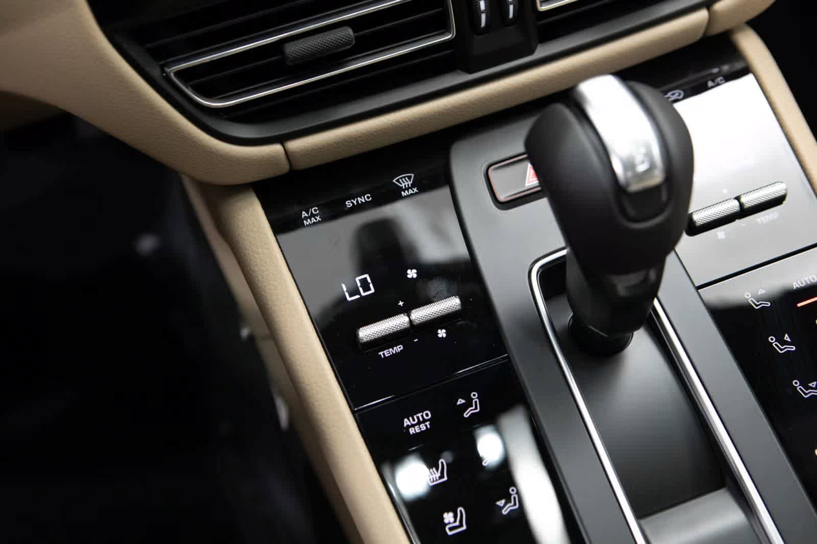 Certified 2026 Porsche Macan AWD/4WD image 25