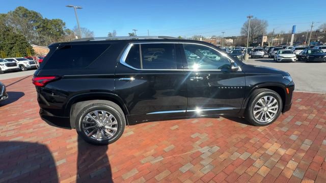 Used 2023 Chevrolet Traverse Premier image 3