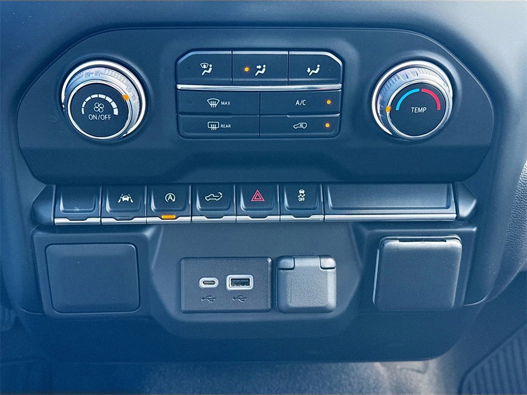 Used 2022 Chevrolet Silverado 1500 Custom image 16