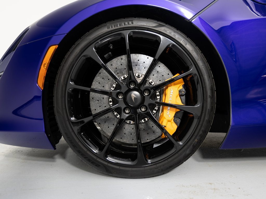 Used 2025 McLaren Artura Spider image 10