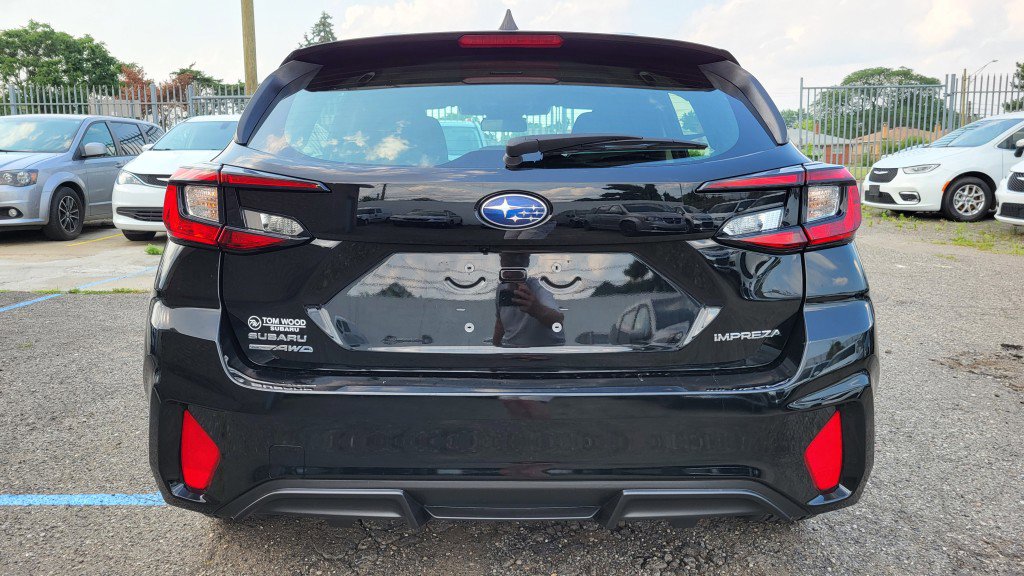 Used 2024 Subaru Impreza 2.0i Sport image 9