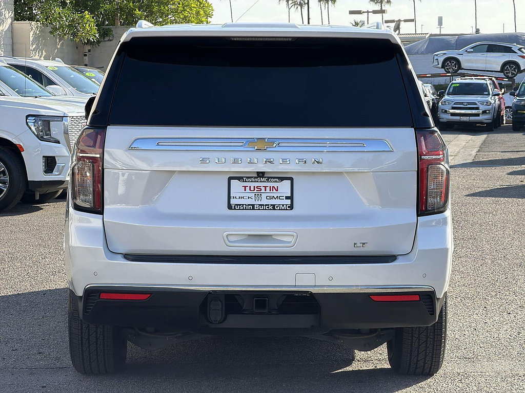 Used 2022 Chevrolet Suburban LT w/ Luxury Package AWD/4WD image 6