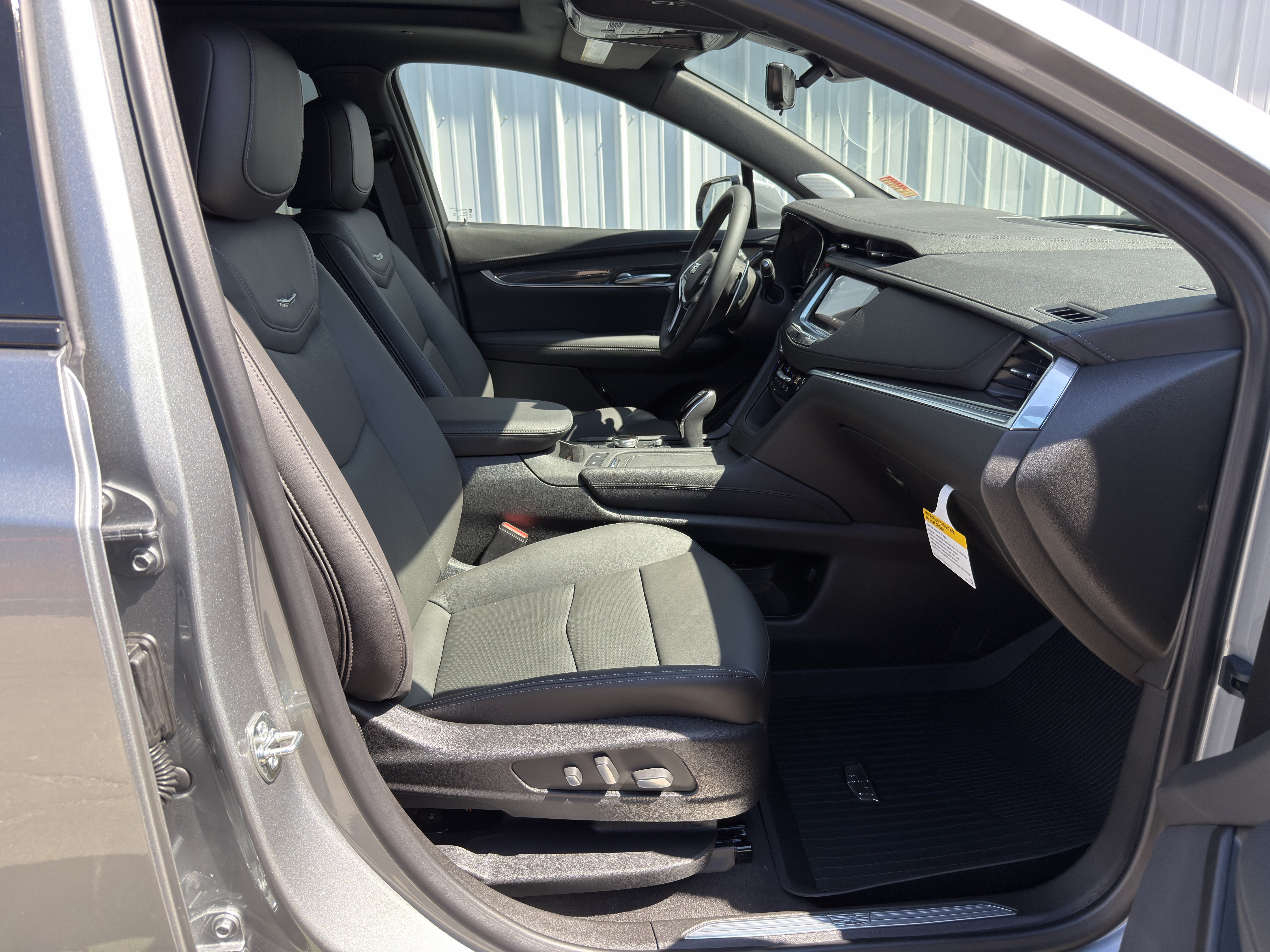 New 2026 Cadillac XT5 Sportv w/ LPO, Floor Liner Package AWD/4WD image 20