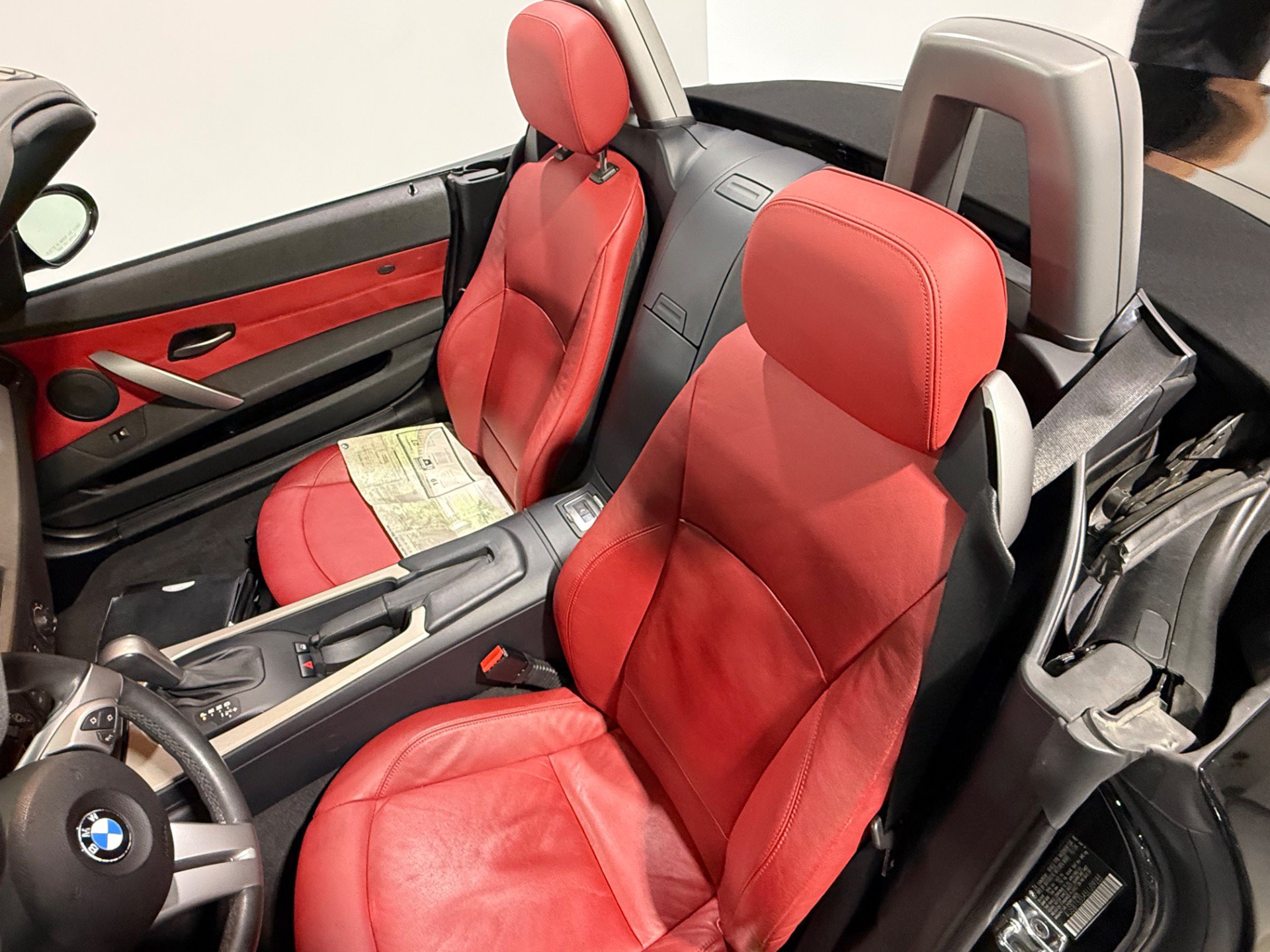 Used 2005 BMW Z4 3.0i RWD image 21