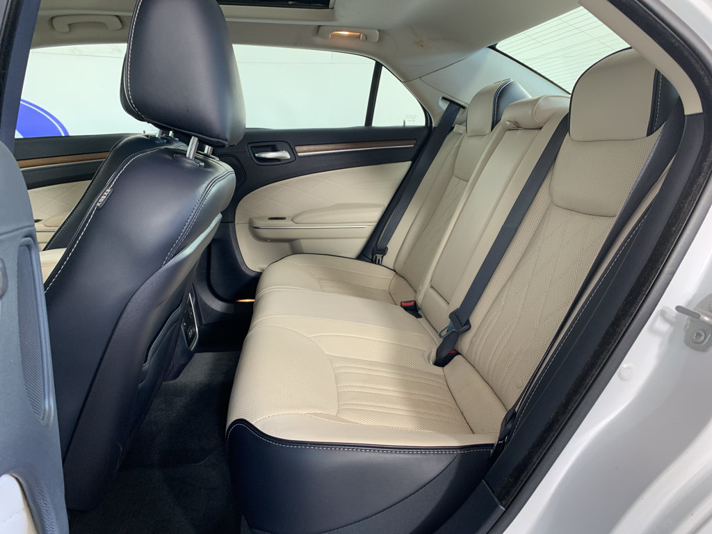Used 2018 Chrysler 300 C w/ Sun, Sound & Nav Package RWD image 31