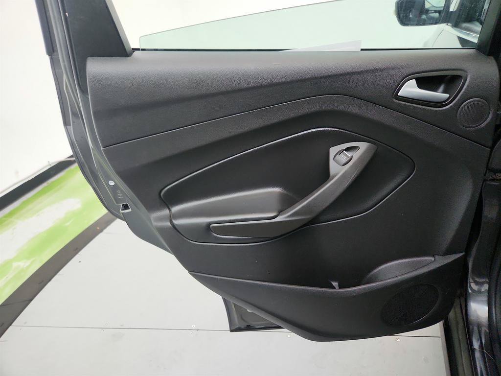 Used 2017 Ford C-MAX Titanium w/ Equipment Group 301A FWD image 24
