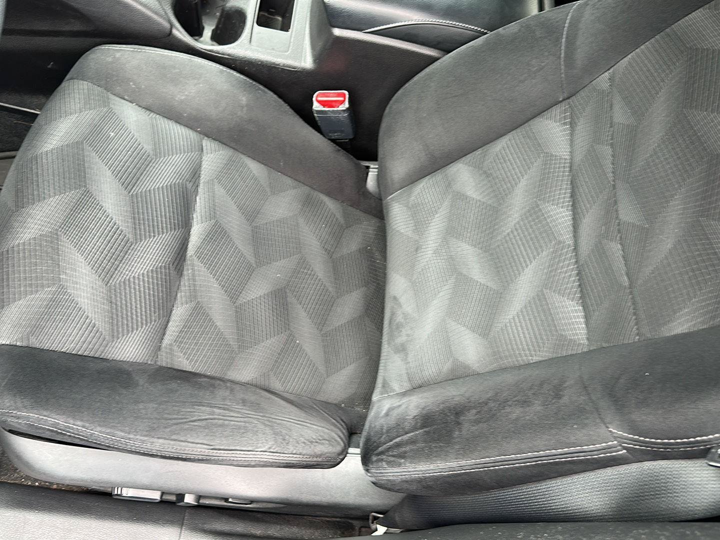 Used 2015 Nissan Rogue SV AWD/4WD image 9