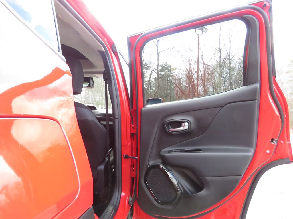 Used 2017 Jeep Renegade Altitude image 15