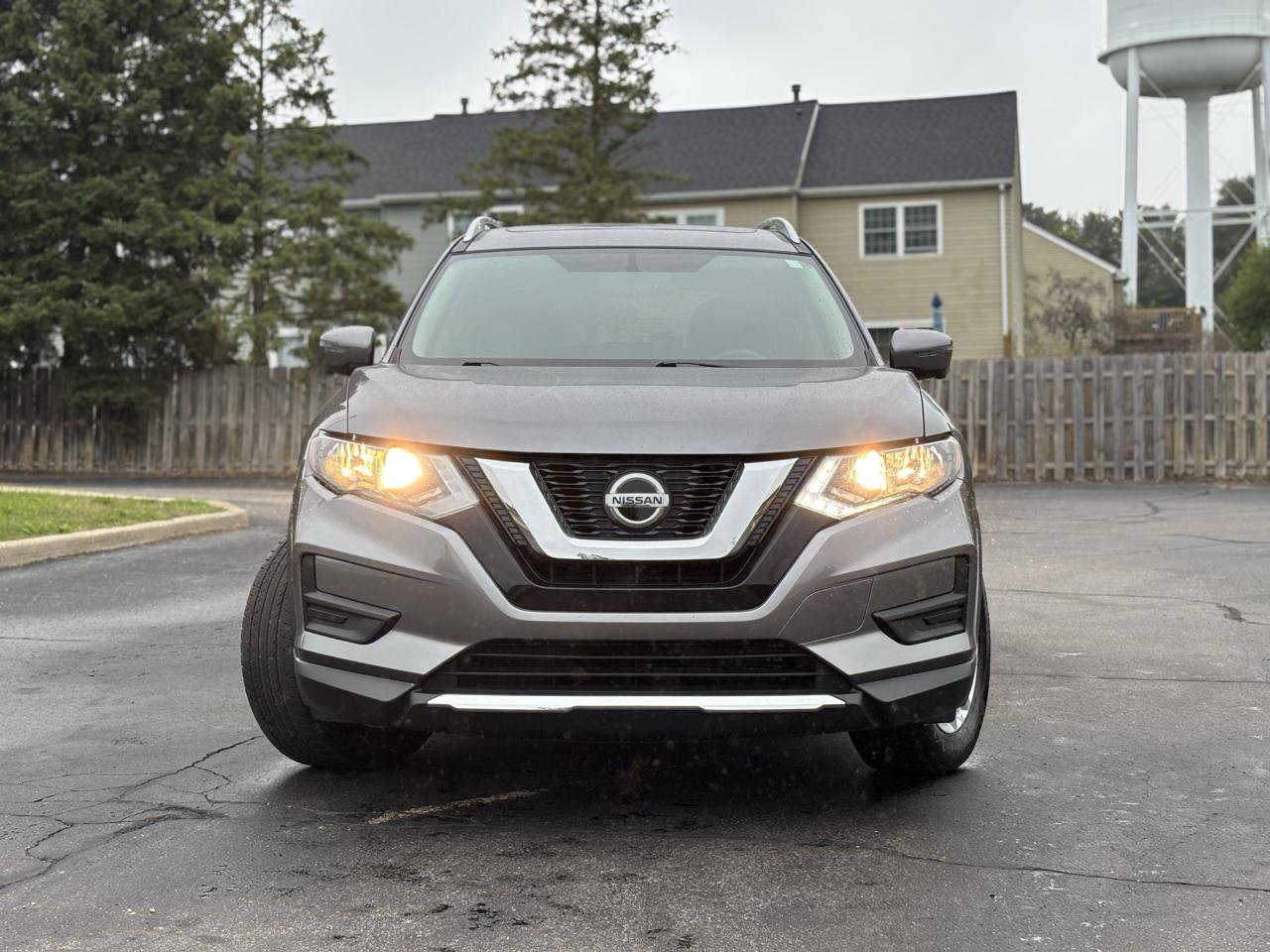 Used 2018 Nissan Rogue SV w/ Sun & Sound Touring Package AWD/4WD image 13