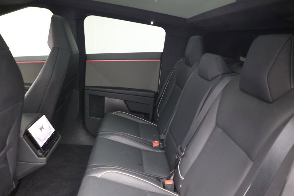 Used 2024 Tesla Cybertruck AWD Crew Cab image 24