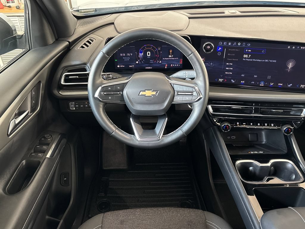 Used 2025 Chevrolet Traverse LT w/ Driver Confidence Package AWD/4WD image 18
