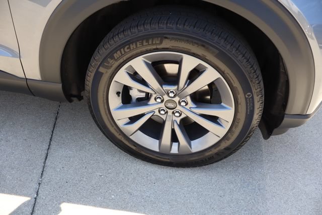 Certified 2024 Ford Explorer XLT w/ Equipment Group 202A AWD/4WD image 9