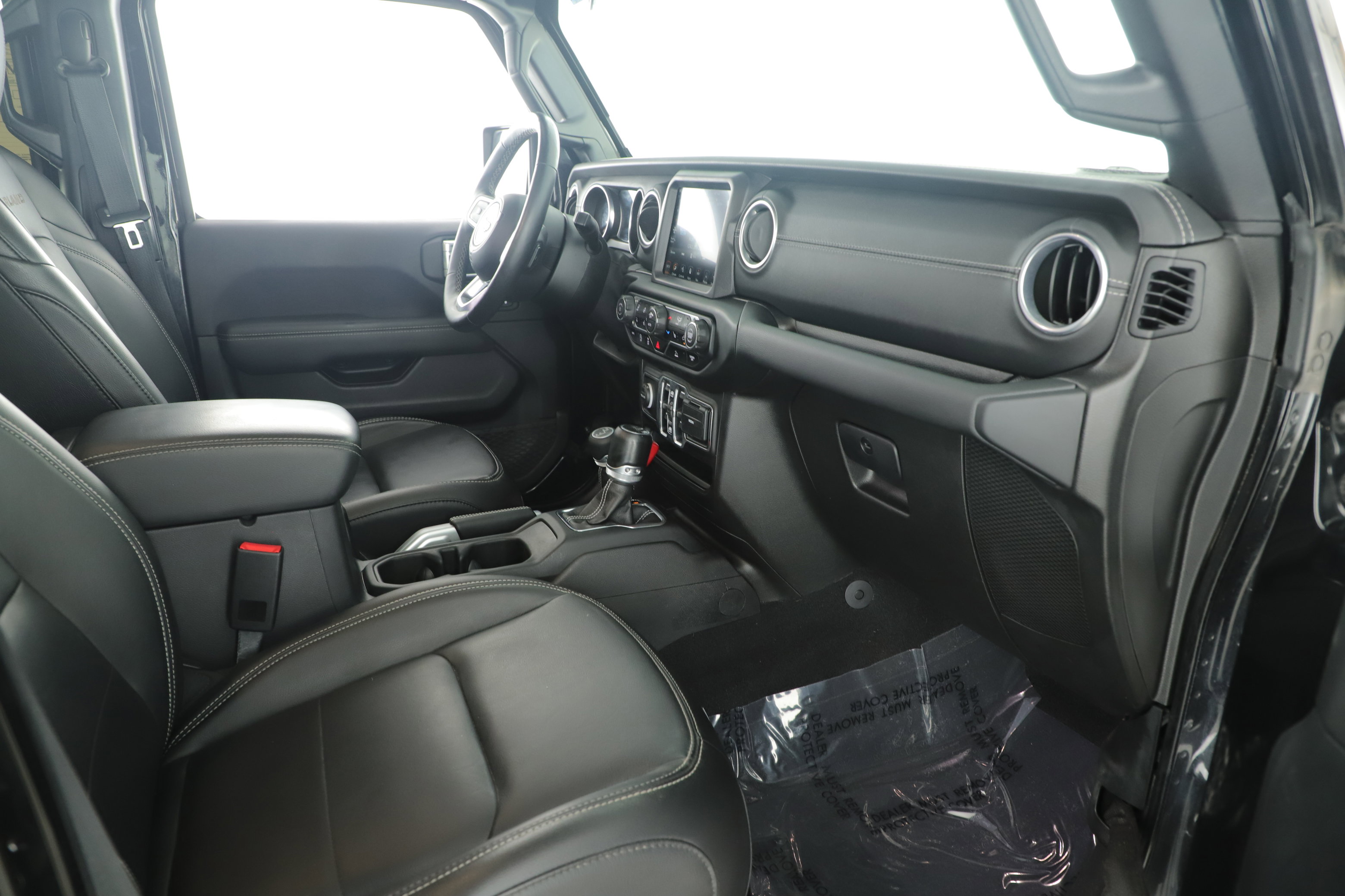Used 2020 Jeep Gladiator Overland w/ Popular Equipment Package image 12