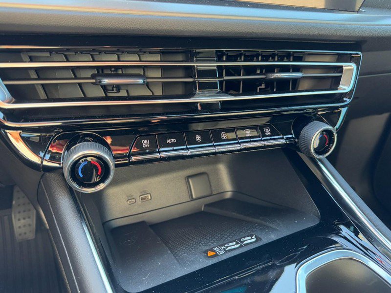 New 2026 Chevrolet Traverse LT w/ LPO, Floor Liner Package image 15