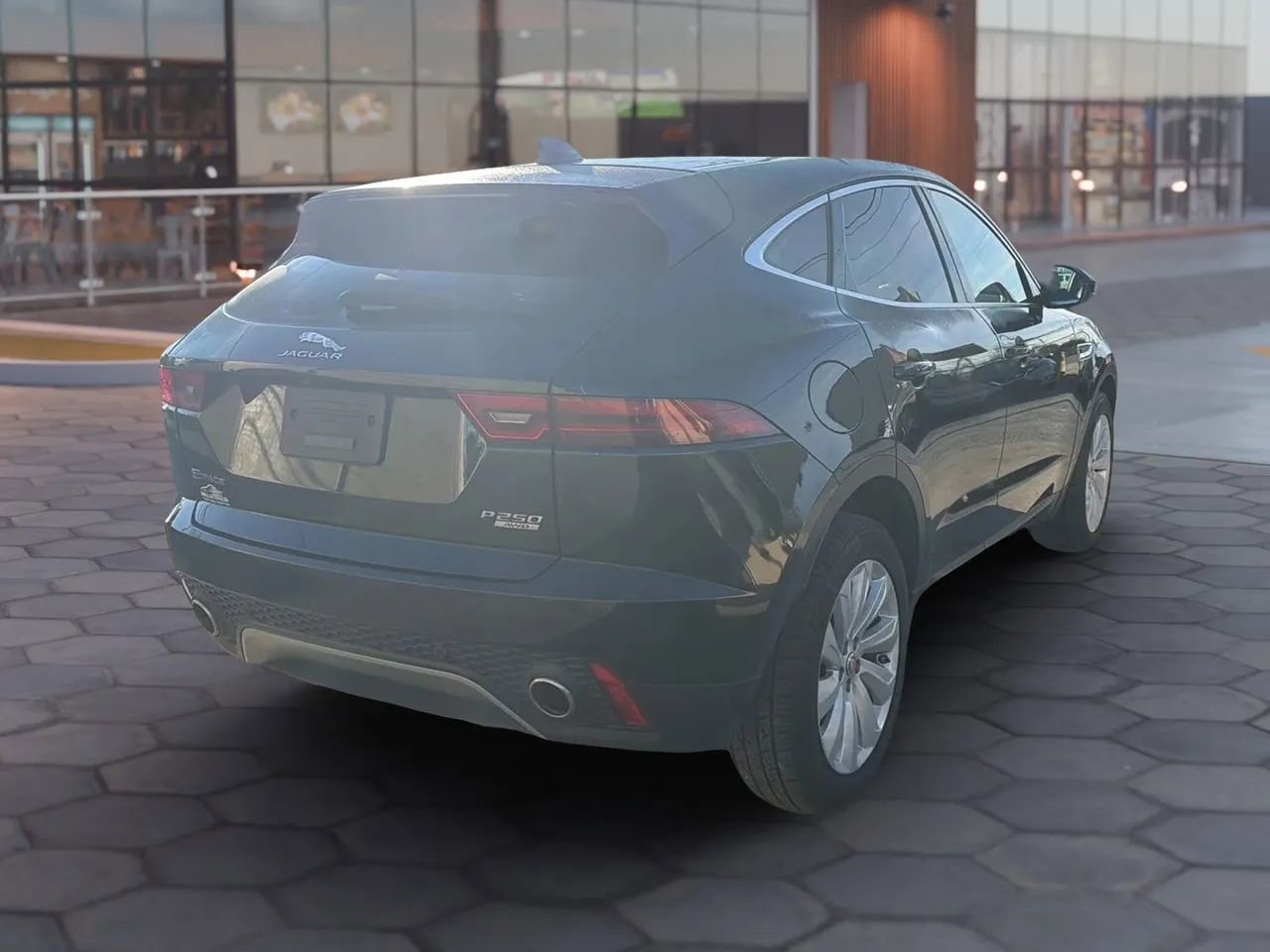 Used 2018 Jaguar E-PACE SE image 13