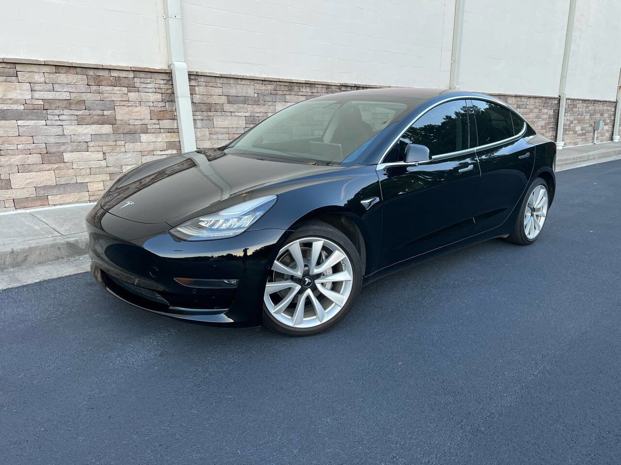 Used 2018 Tesla Model 3 Long Range AWD/4WD image 2