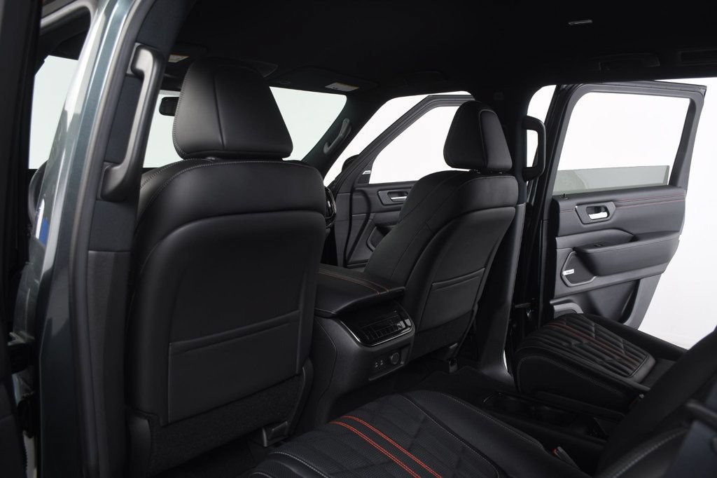 Used 2026 Nissan Armada PRO-4X w/ Captain's Chari Seat Package AWD/4WD image 31