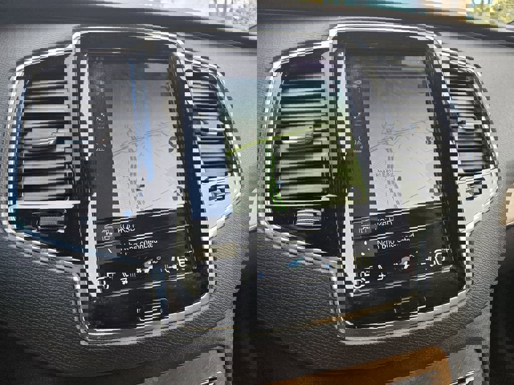 Used 2018 Volvo XC90 T8 Inscription w/ Convenience Package image 12