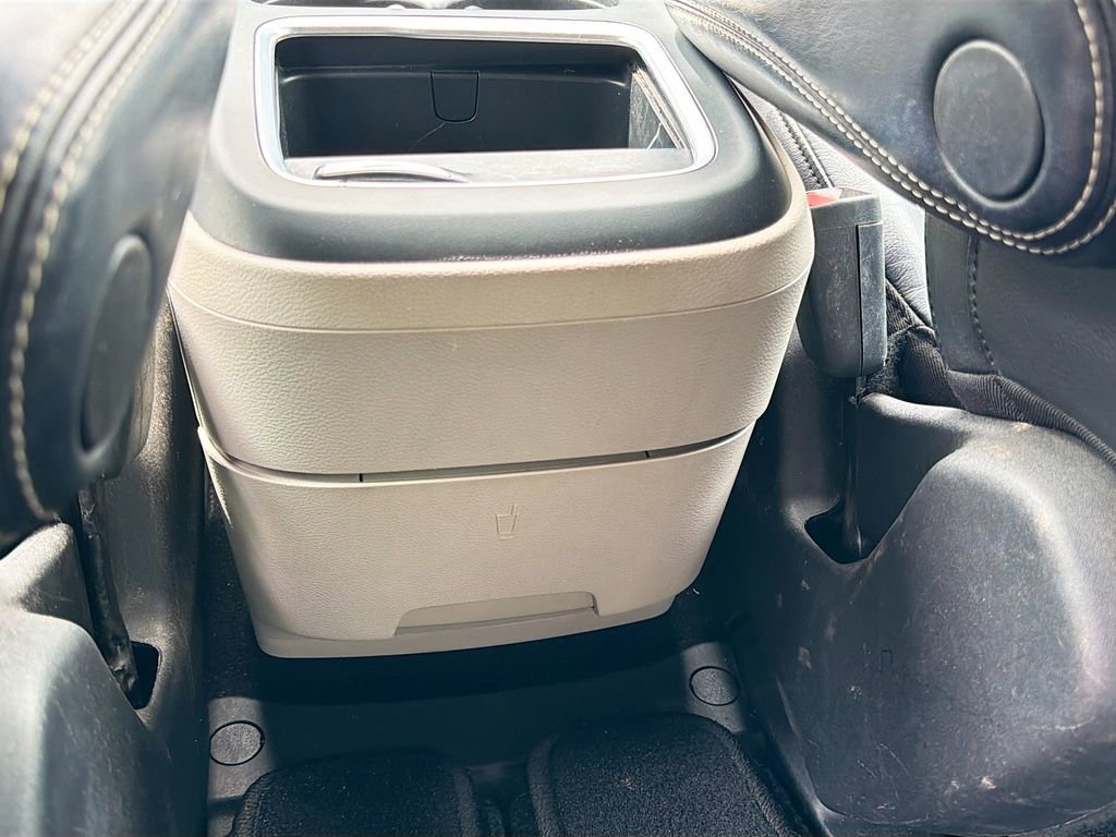 Used 2022 Chrysler Pacifica Touring-L image 20