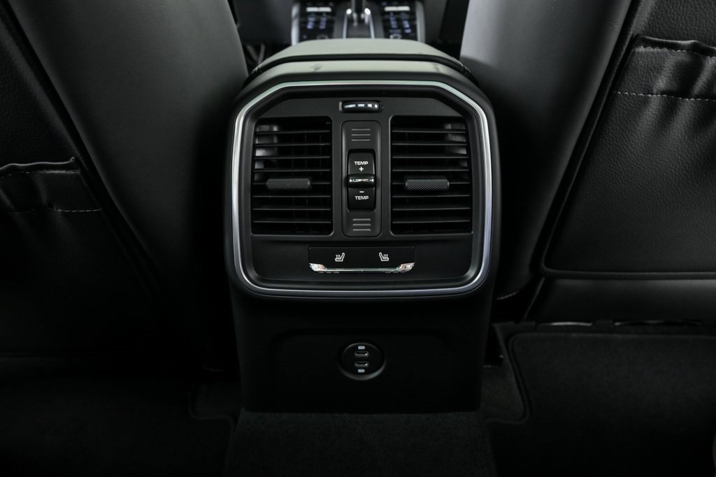 New 2026 Porsche Macan image 21