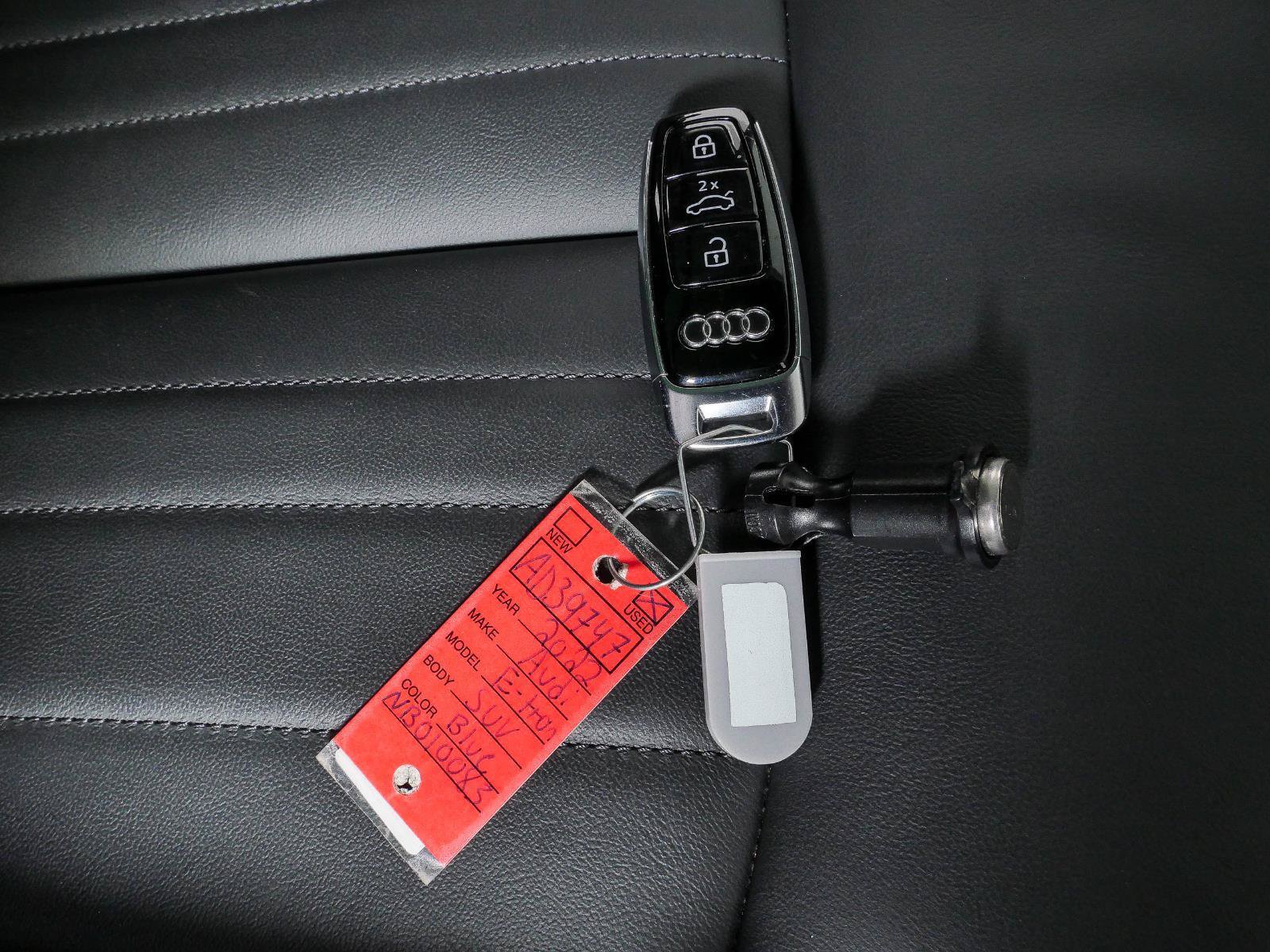 Used 2022 Audi e-tron Premium w/ Convenience Plus Package AWD/4WD image 38