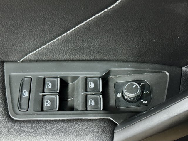 Used 2024 Volkswagen Tiguan SE R-Line AWD/4WD image 17