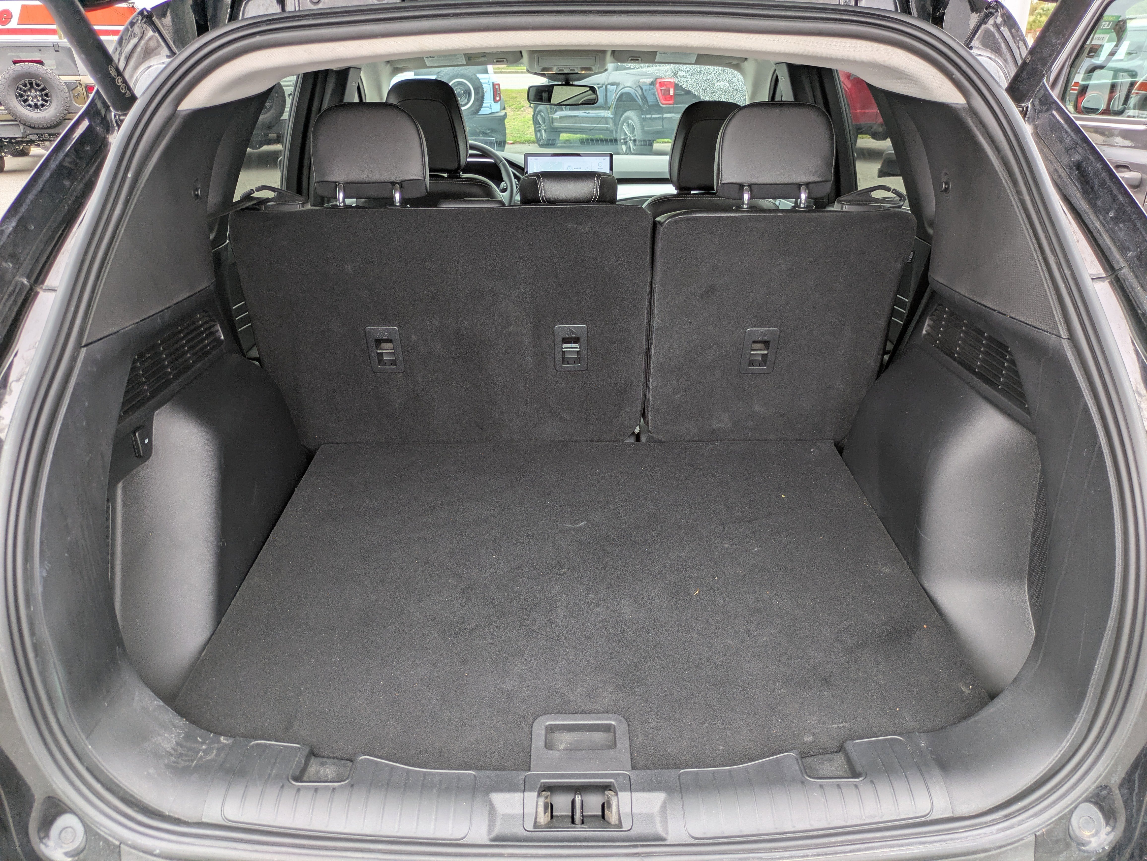 Used 2024 Ford Escape Platinum w/ Premium Technology Package image 13